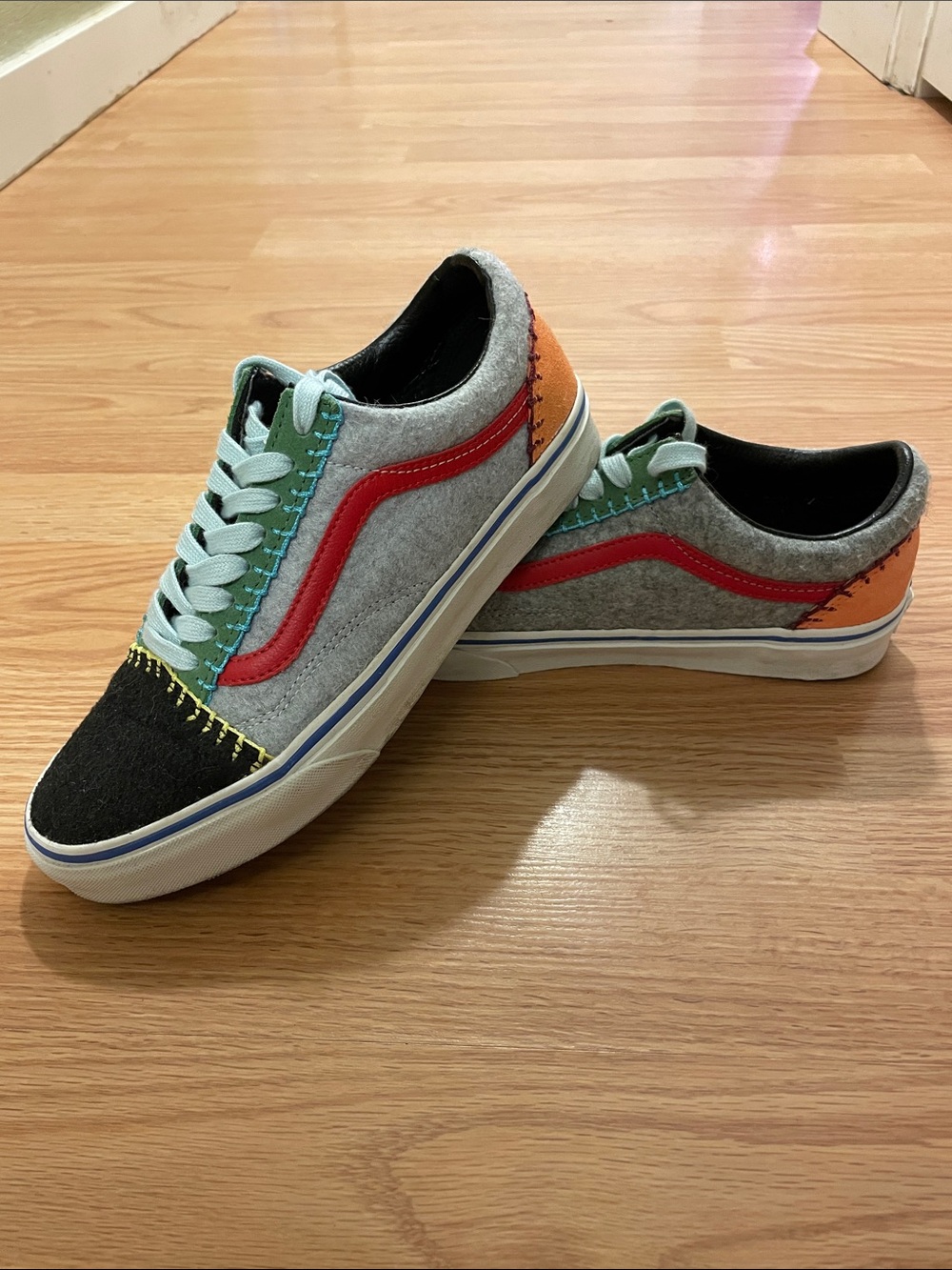 New Vans Gray Low-Top Felt Blanket Stitch Sneakers